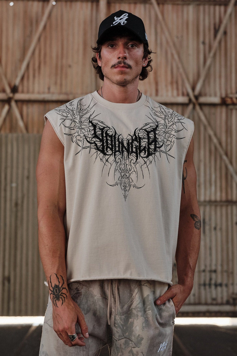 3027 Playera YoungLA Sin Mangas Dark Wave Cut-Offs