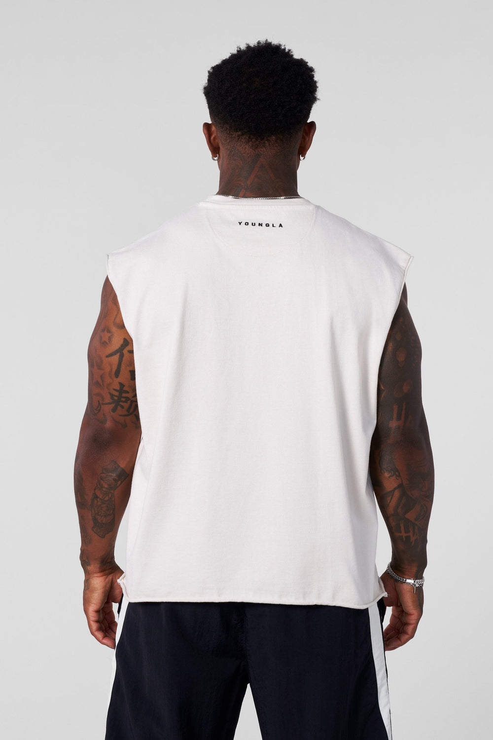 3027 Playera YoungLA Sin Mangas Dark Wave Cut-Offs